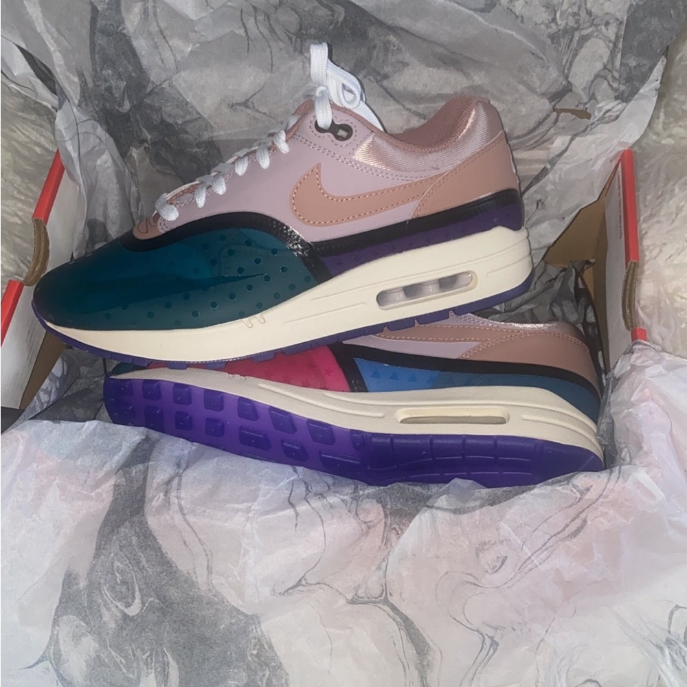 Brand new (Plum,Rose,prune) Multicolored Airmax 1